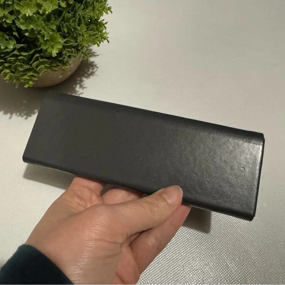 Bulova Gray Collapsible Magnetic Sunglasses Glasses Case Luxury Designer‎